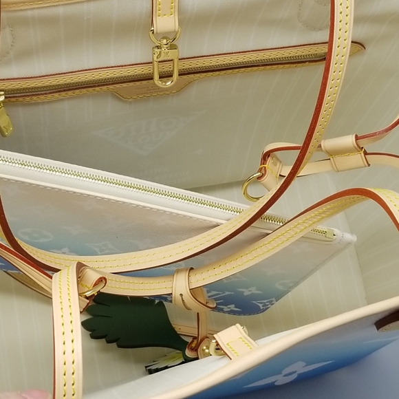 Pending Payment Plan LV By the Pool Neverfull MM - Picture 5 of 8